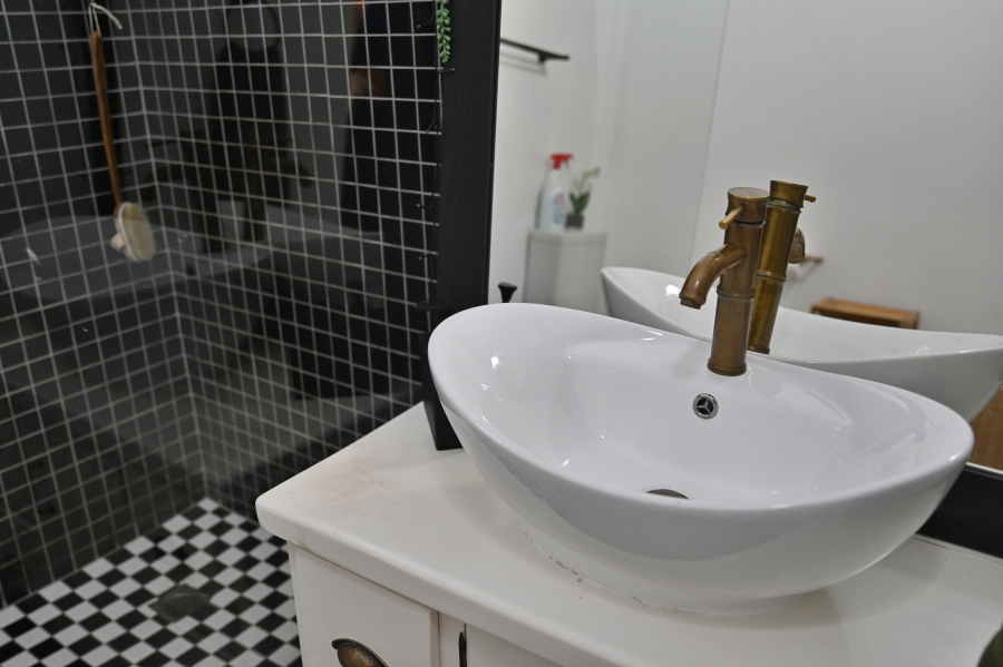 8 Bedroom Property for Sale in Hoekwil Western Cape